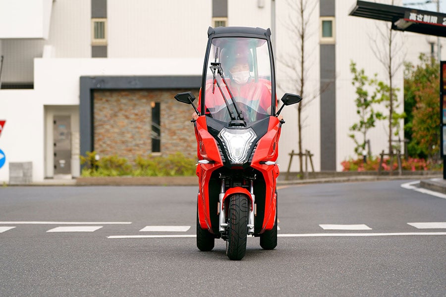日本マクドナルドがデリバリー用に電動3輪バイクを導入（画像：日本マクドナルド）。