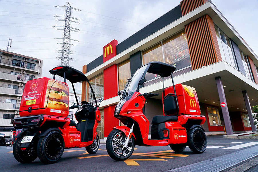 日本マクドナルドがデリバリー用に電動3輪バイクを導入（画像：日本マクドナルド）。