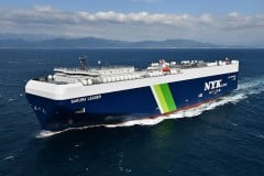 日本初「大型LNG燃料船」完成 自動車7000台積み！ CO2削減へ大きな一歩