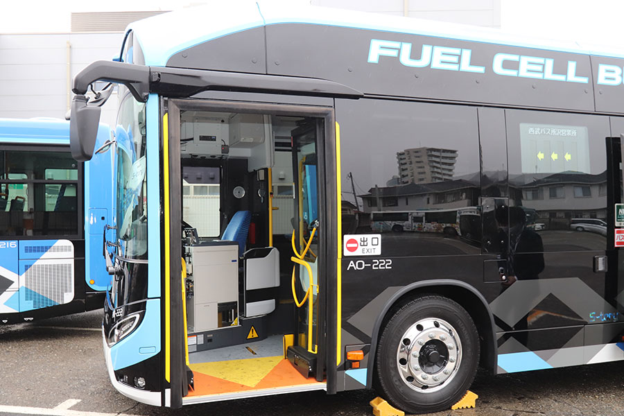 西武バスが導入した燃料電池バス「SORA」（2020年11月25日、柘植優介撮影）。
