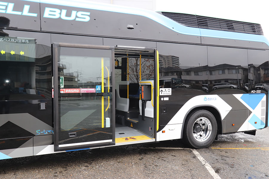 西武バスが導入した燃料電池バス「SORA」（2020年11月25日、柘植優介撮影）。