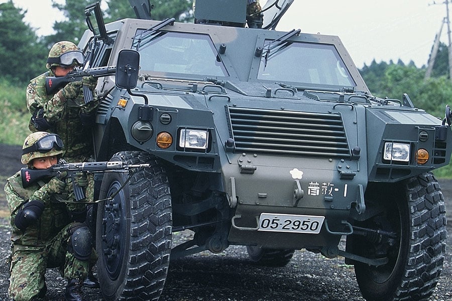 コマツが製造した軽装甲機動車（画像：陸上自衛隊）。