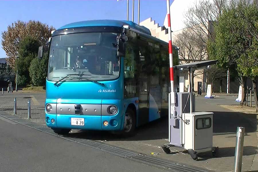 自動運転バスの実証走行にあわせて設置されたICTゲート（画像：アークノハラ）。