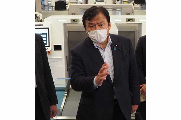 赤羽一嘉国土交通大臣（画像：ユーグレナ）。