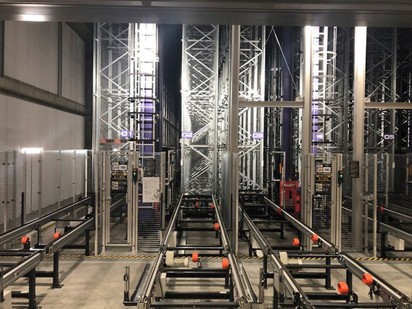 ファンケルが2021年6月に開設した関西物流センター（画像：ファンケル）。