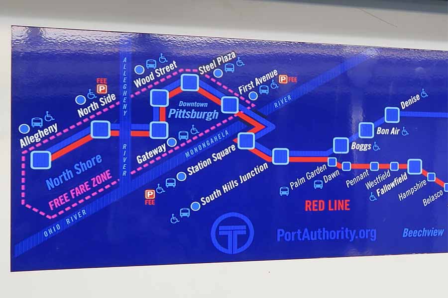 米国ピッツバーグの路線図は、「FREE FARE ZONE」（運賃無料ゾーン）が示してある（森口将之撮影）。