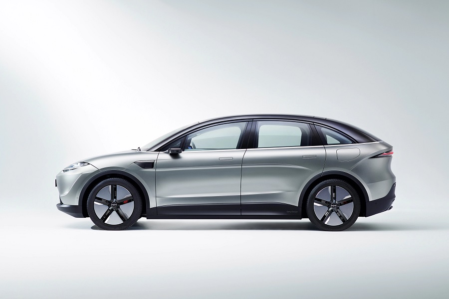 ソニーが発表したEV試作車「VISION-S 02」（画像：ソニー）。