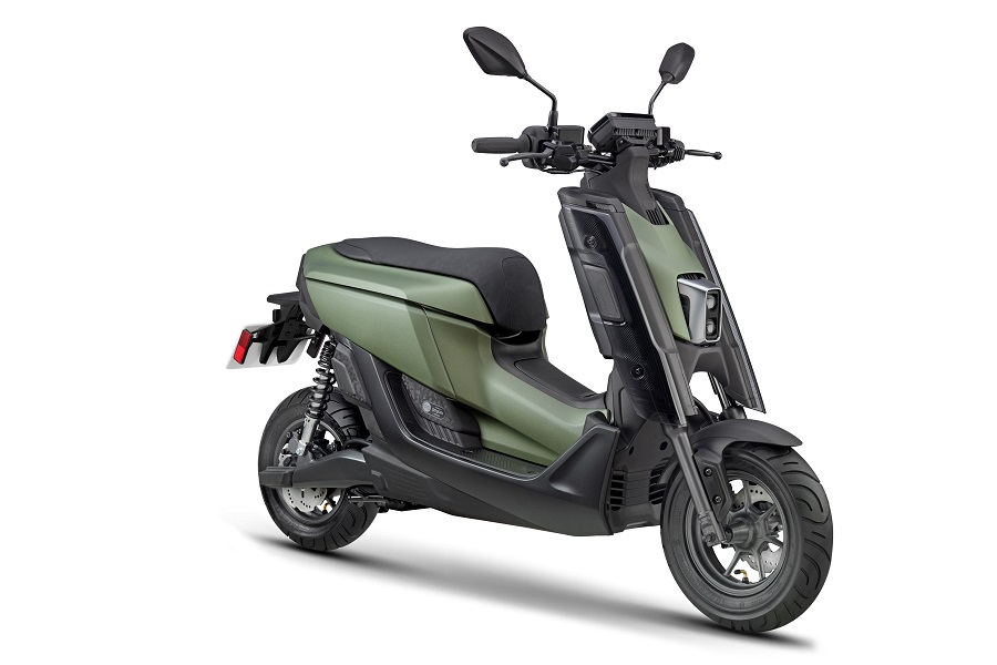 「EMF」の車体カラーはブラック、ブルー、グリーンの展開（画像：ヤマハ発動機）。