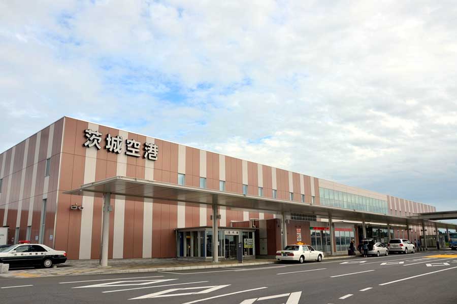 茨城空港は小美玉市にある、自衛隊との共用空港（画像：シカマアキ）
