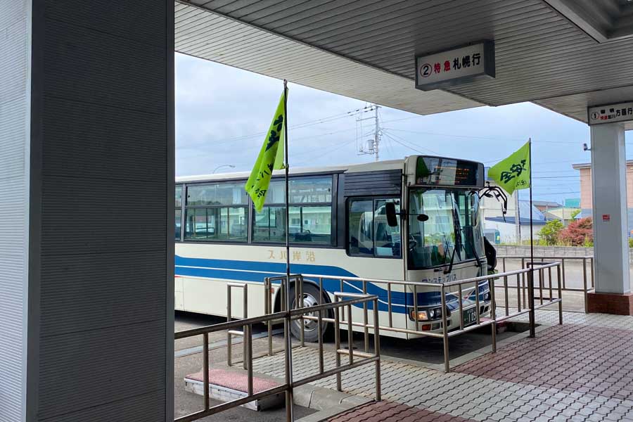 北海道北部を走る沿岸バスとその風景（画像：碓井益男）