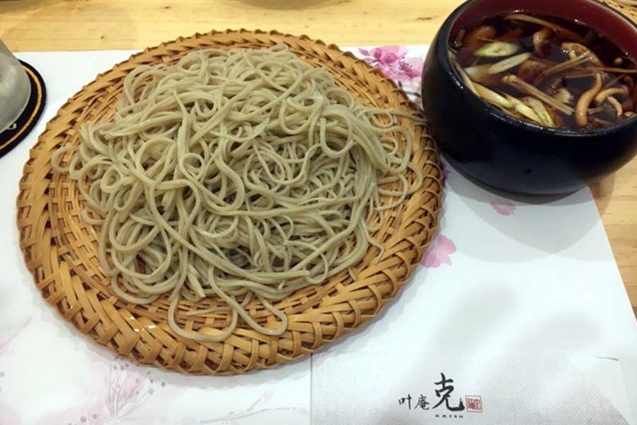 ビンズンで人気の「叶庵 克」の日本そば（画像：テリー植田）