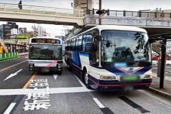 地方都市で拡大 バス会社「共同経営」は赤字路線を救えるか？ 長崎・熊本を例に考える