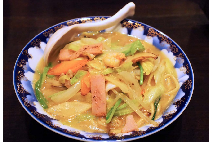 最初は中華街にある蘇州林でチャンポンで腹ごしらえ。こちらの店はSTLOCALで紹介されてる長崎グルメガイドを参考にした（画像：会田肇）