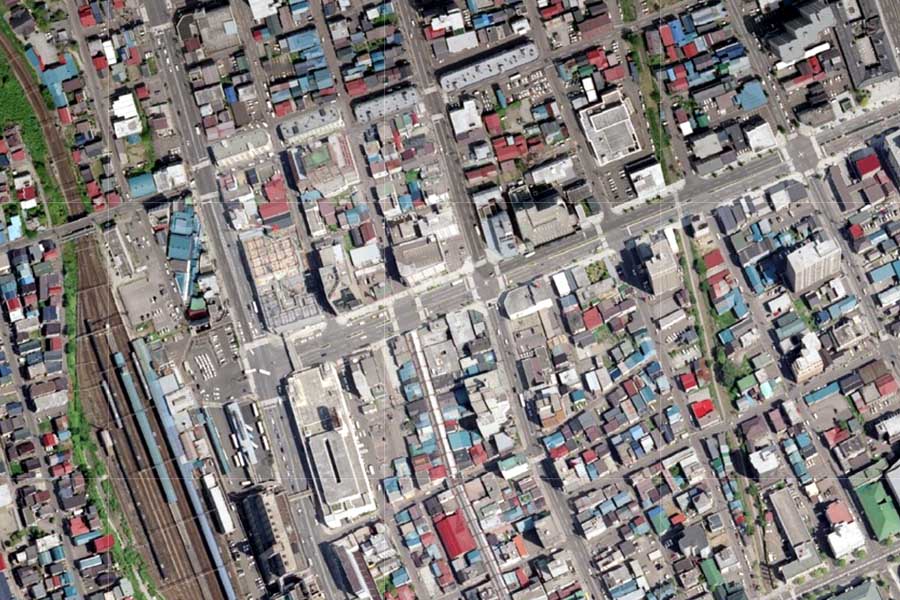 現在の小樽駅前の様子（画像：国土地理院）