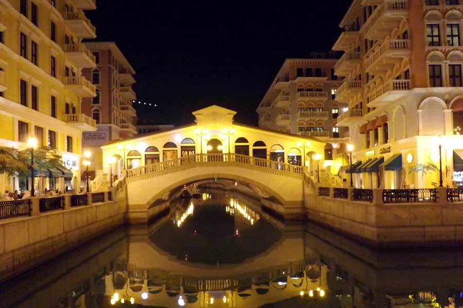 カタールの風景（画像：写真AC）