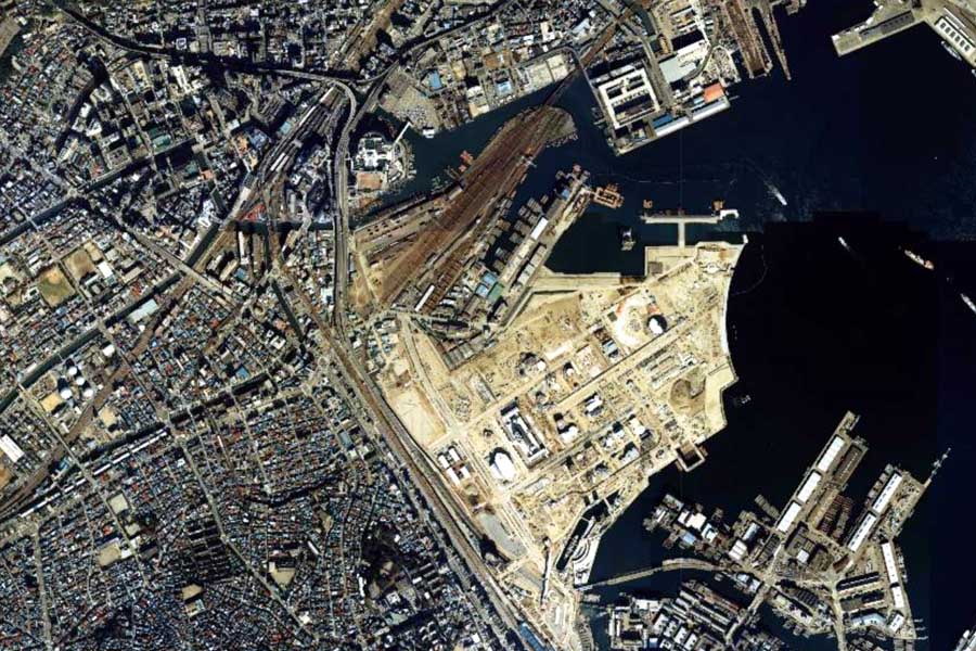 1990年頃の横浜みなとみらい地区（画像：国土地理院）