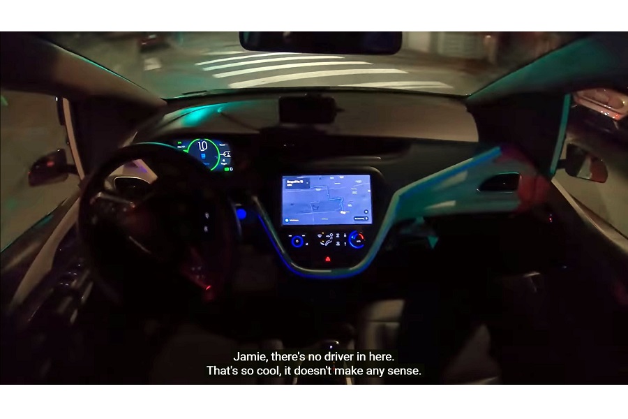 自動運転システム開発のクルーズ社による自動運転タクシーサービスの様子（Cruise社の動画より）