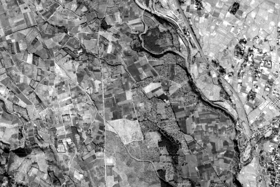 1963年頃のウーブン・シティ建設予定地の航空写真（画像：国土地理院）