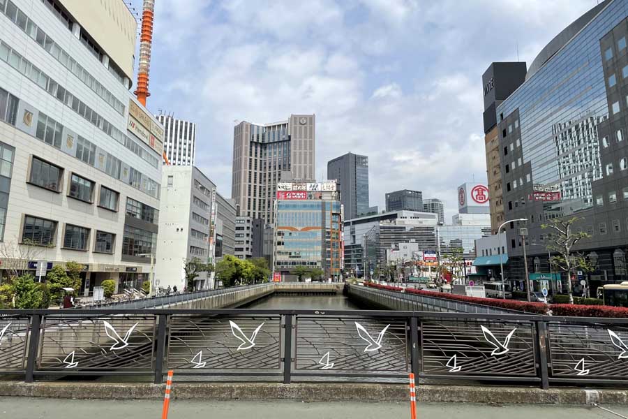 現在の横浜の街並み（画像：写真AC）