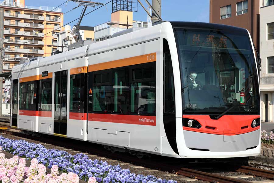 大阪で唯一の路面電車「阪堺電車」（画像：阪堺電気軌道）