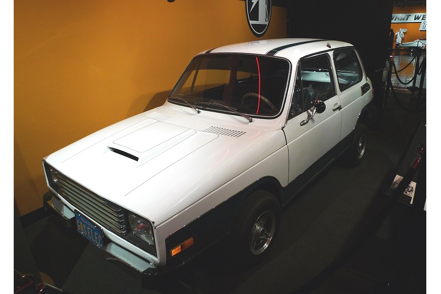 1978Hybricon (Petersen Automobile Museum）。第1次・第2次オイルショックの間にアメリカで試作された初期のガソリンエンジンと電動モーターのハイブリッドモデル。ベースとなっているのは日本のホンダN600のメカニカルコンポーネンツ（画像：矢吹明紀）