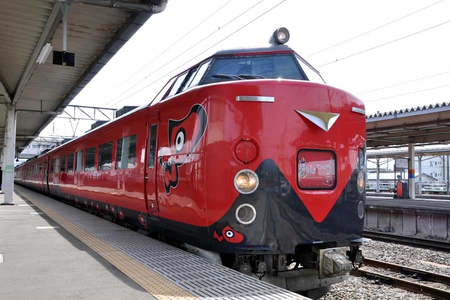 JR東日本485系の快速〈あいづライナー〉（画像：岸田法眼）