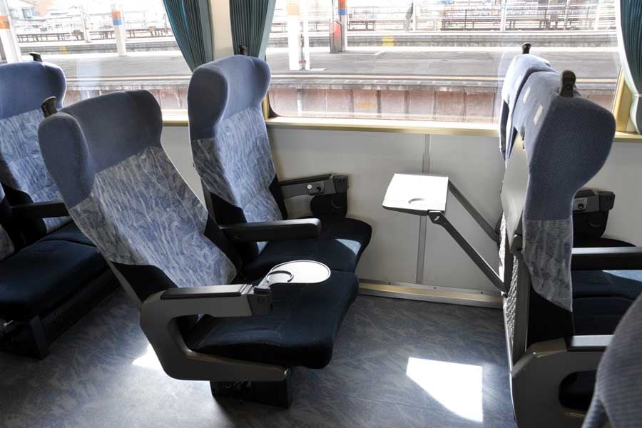 快速〈あいづライナー〉485系のリクライニングシート（画像：岸田法眼）