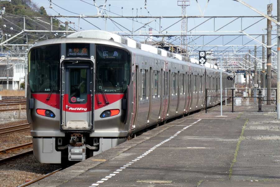 JR西日本“広島エリアの顔”になった227系Red Wing（画像：岸田法眼）