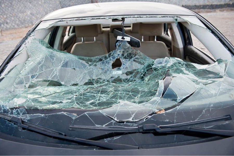 バキバキに割れた 車のガラス がアート作品に 厄介な廃材が美しき画材に転生できたワケ Merkmal メルクマール