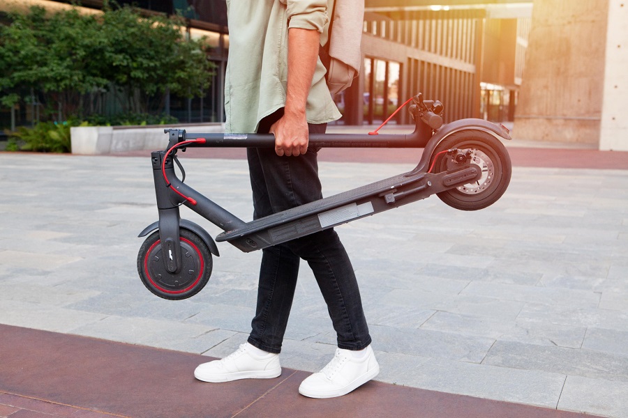 電動キックボードのイメージ（画像：写真AC）