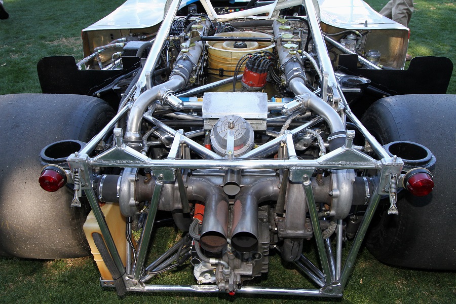 1972年型ポルシェ917-10。1970年代初めという時代において最強だったポルシェ917-10の5リッター水平対向12気筒ツインターボエンジン。エンジンの最後部にツインターボユニットがあるのがよくわかる。最高出力は1000hp（画像：矢吹明紀）