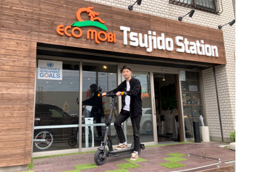 自動充電できるワイヤレス充電スタンド（画像：ビー・アンド・プラス）