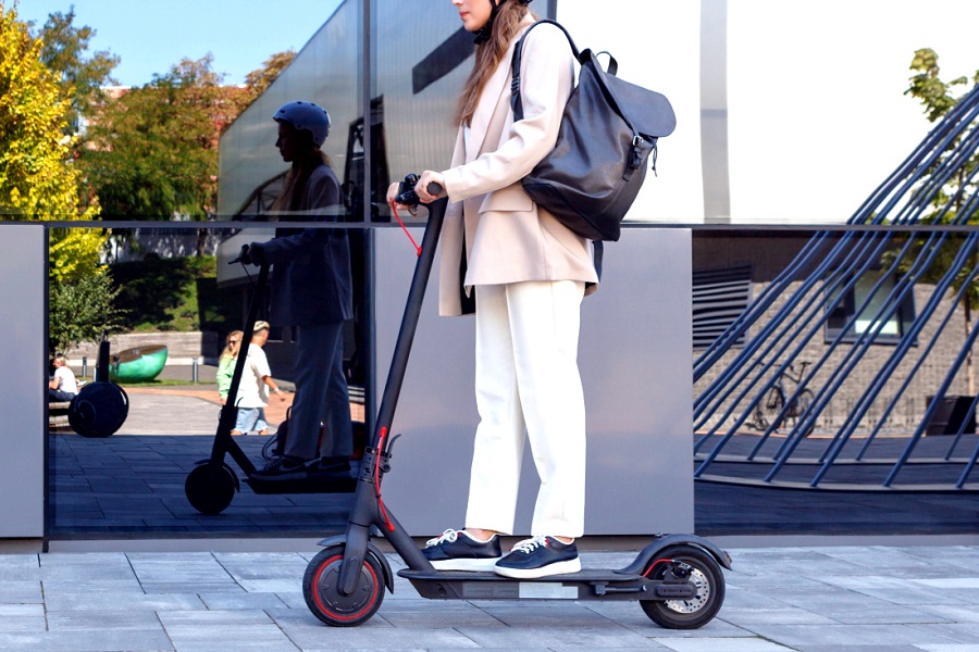 電動キックボードのイメージ（画像：写真AC）