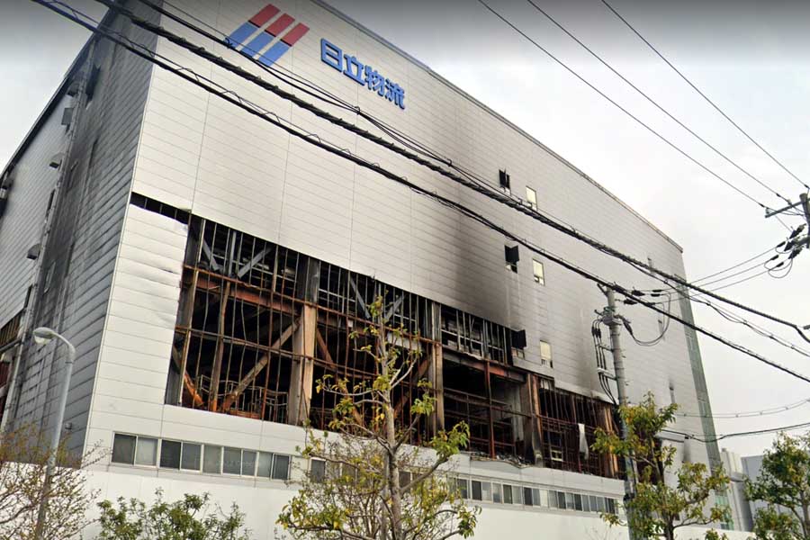 放火された「日立物流西日本」の倉庫。2022年4月時点（画像：(C)Google）