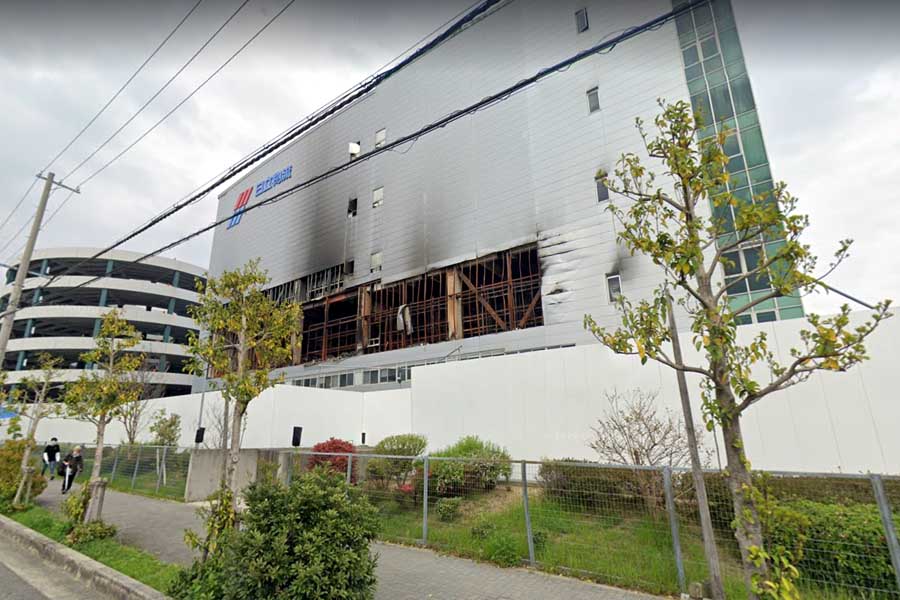 放火された「日立物流西日本」の倉庫。2022年4月時点（画像：(C)Google）