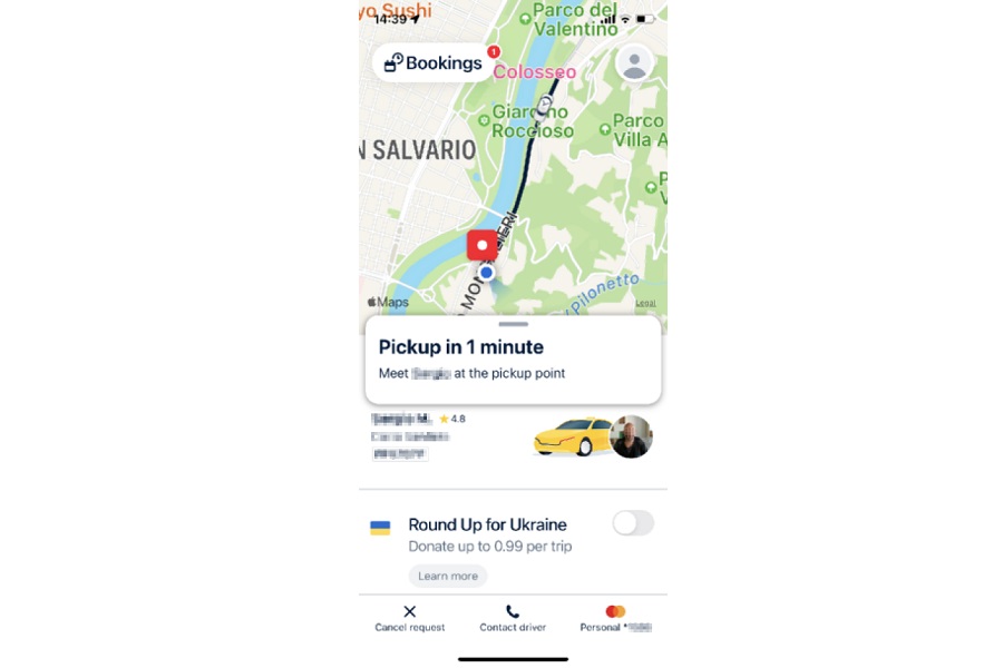 ヨーロッパで人気のタクシーアプリ「フリーナウ」。タクシー直前の様子（画像：鳴海汐）