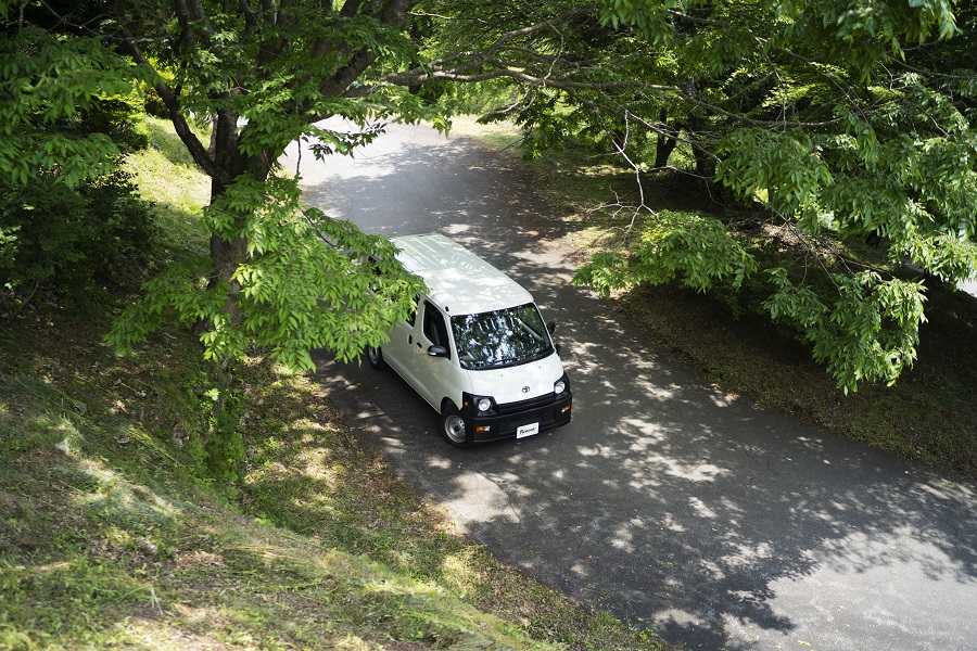 2022年7月4日に発売開始となる新型モデル「MOL（モル）」（画像：フレックス）