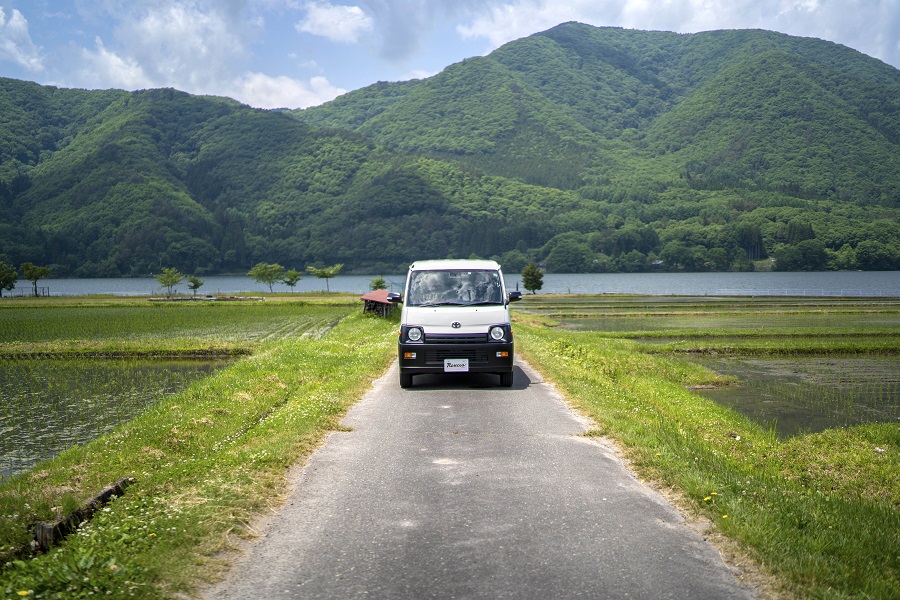 2022年7月4日に発売開始となる新型モデル「MOL（モル）」（画像：フレックス）