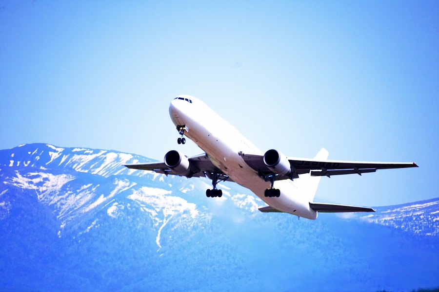 北海道内を飛び立った旅客機のイメージ（画像：写真AC）