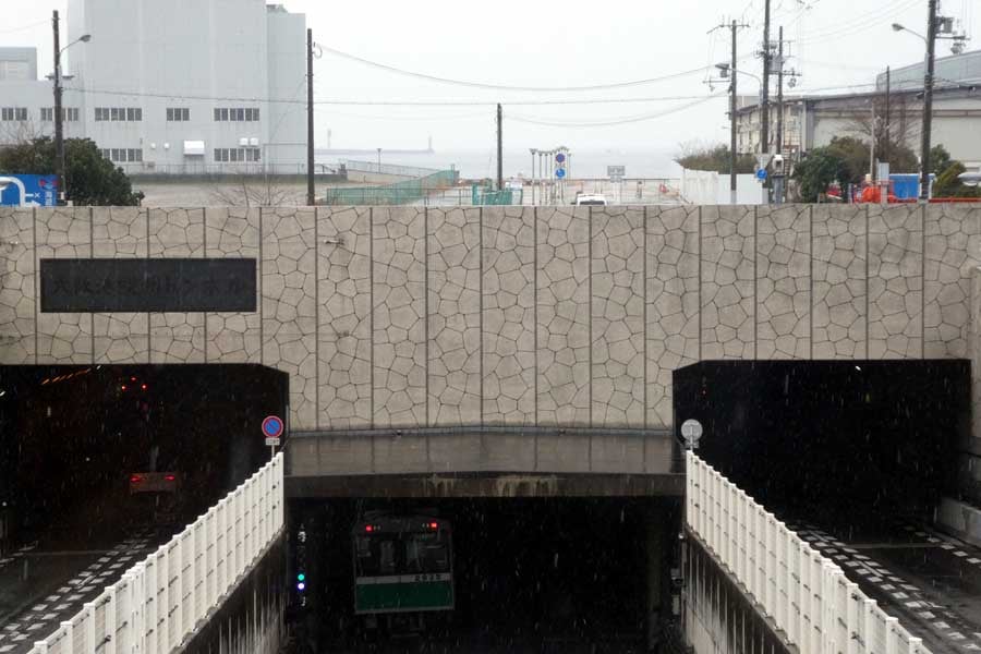 中央線大阪港～コスモスクエア～夢洲間は海底トンネルを通る（画像：岸田法眼）