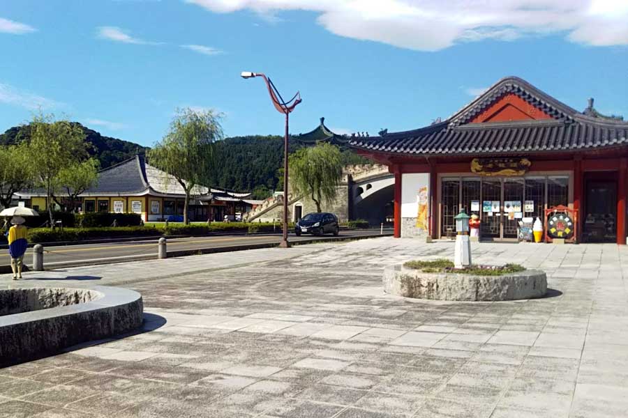 兵庫県相生市にある「道の駅 あいおい白龍城」（画像：写真AC）