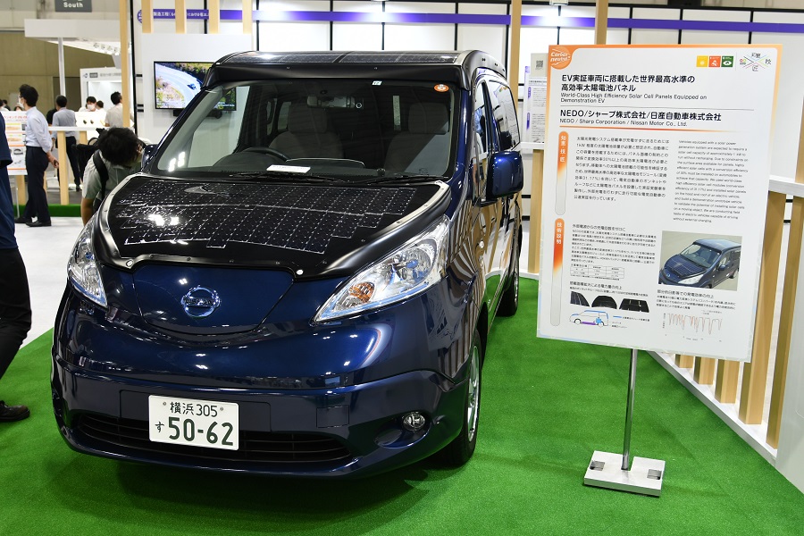 日産「e-NV200」をベースにした太陽光パネル実証車両（画像：Merkmal編集部）