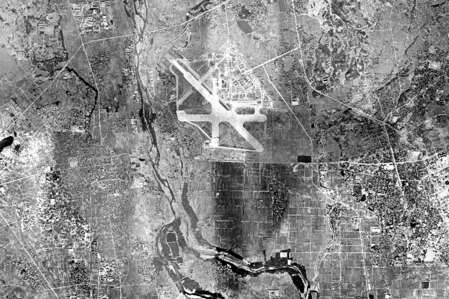 1947年頃の伊丹空港の周辺の航空写真（画像：国土地理院）