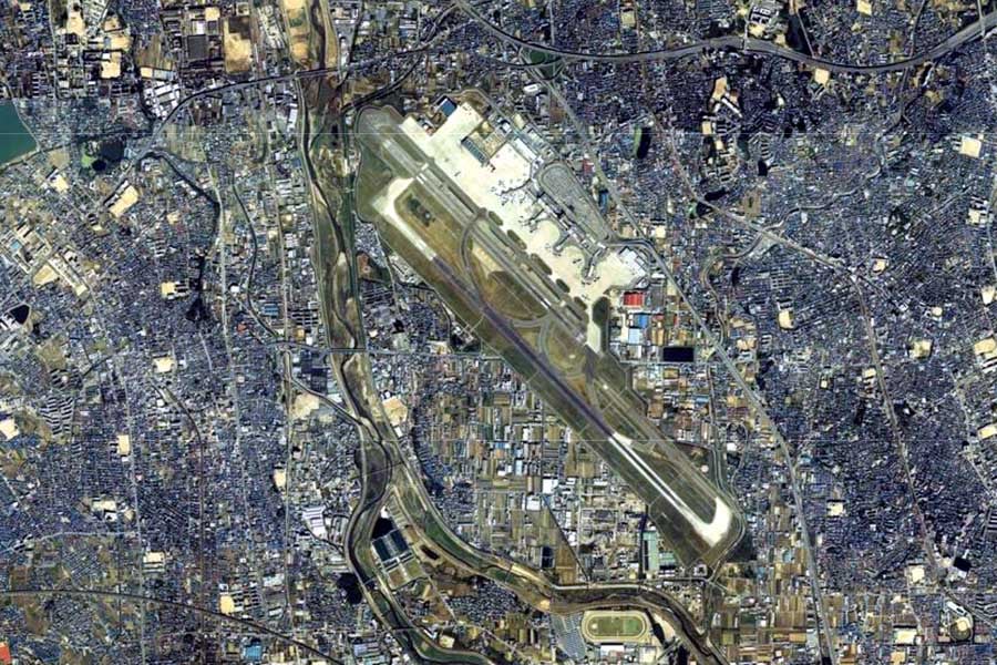 1980年頃の伊丹空港の周辺の航空写真（画像：国土地理院）