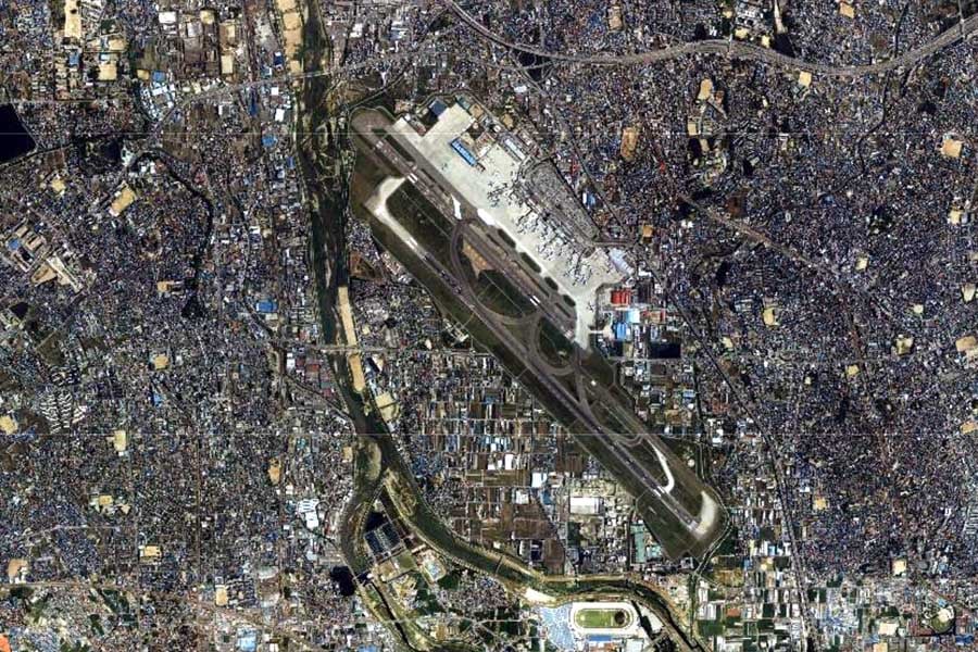 1985年頃の伊丹空港の周辺の航空写真（画像：国土地理院）