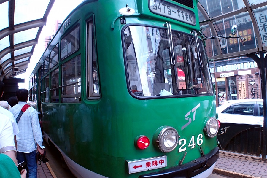 札幌市電の路面電車（画像：写真AC）