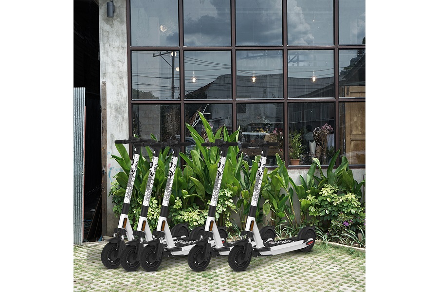 SWINGの電動キックボード（画像：SWING）