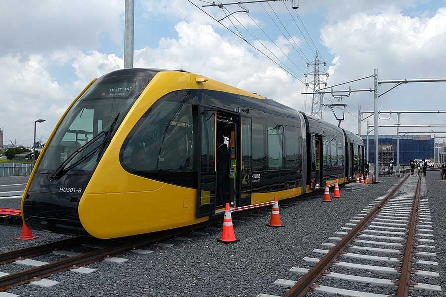 「芳賀・宇都宮LRT」の車両(画像:宇都宮ライトレール)