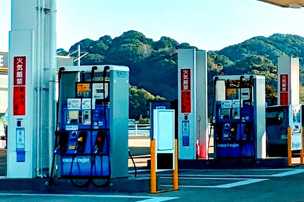 地方のガソリンスタンドのイメージ（画像：写真AC）