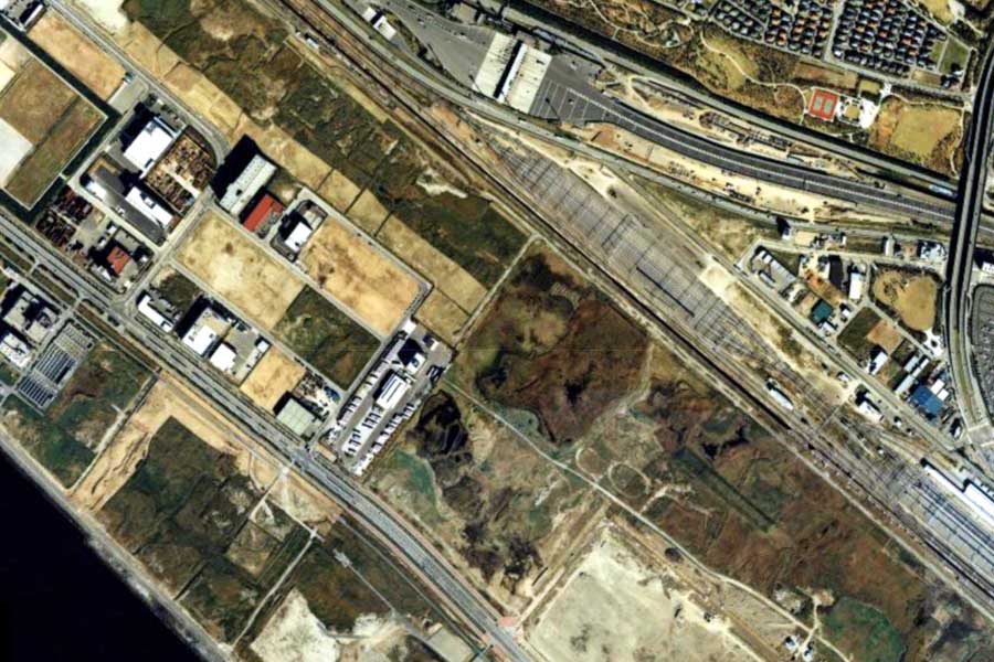 1990年頃の幕張豊砂駅建設予定地（画像：国土地理院）